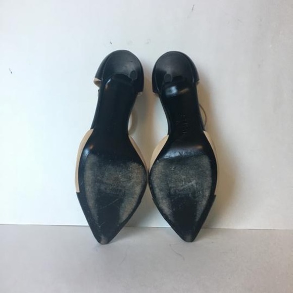 Chanel Black/Cream Two-Tone Classic CC Pumps - Picture 8 of 8